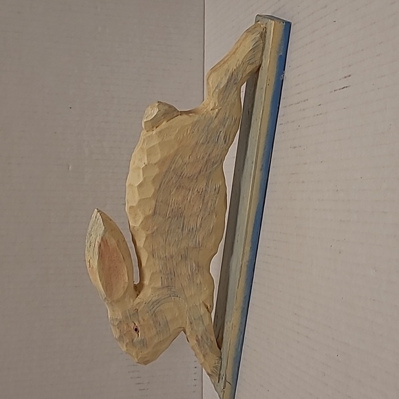 Wood Carved Bunny - Picture 5 of 16